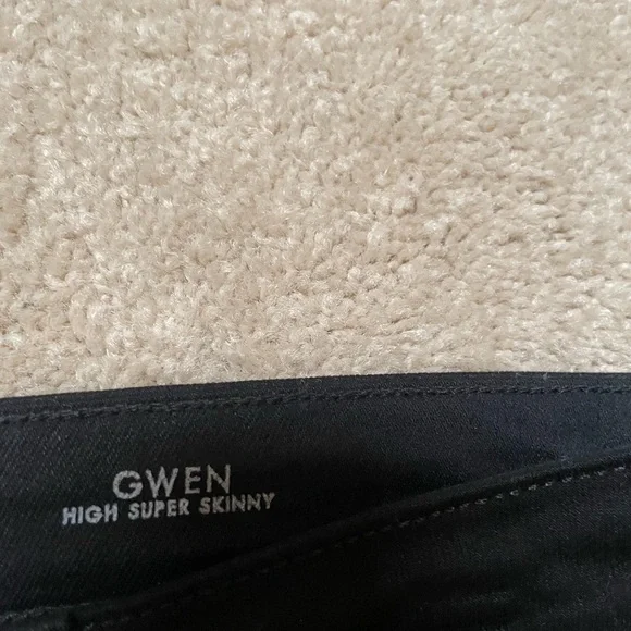 Fidelity jeans. Best fitting jeans! EUC - Picture 3 of 4